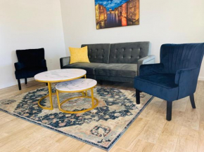 Blue Diamond Apt 26th St Unit 4